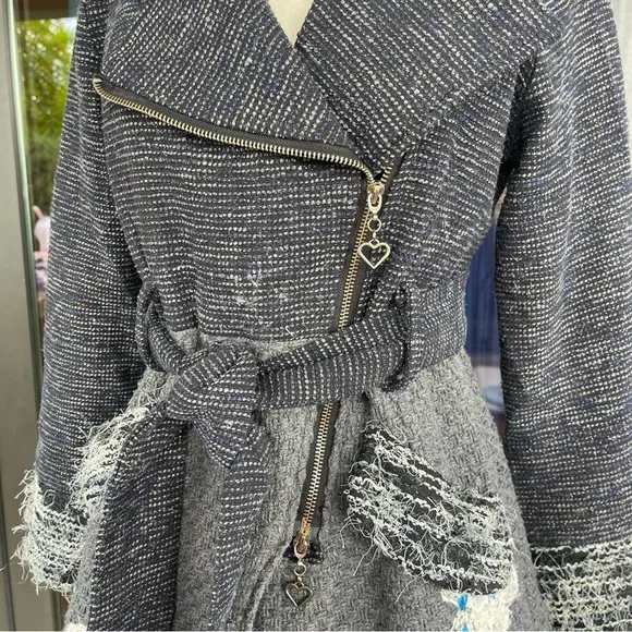 SACRED THREADS ~ Fantastic Pattern-Blocked Jacket w/Floral Detail at Hem ~Medium - Picture 4 of 7